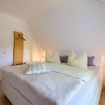 Apartment Harztraeume 2 - Fuer Familien & Freunde, 2 Schlafzimmer, Altstadtnah, Brockenbahnblick & Parkplatz *