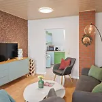Harztraeume 2 - Fuer Familien & Freunde, 2 Schlafzimmer, Altstadtnah, Brockenbahnblick & Parkplatz Apartman *
