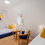 Harztraeume 2 - Fuer Familien & Freunde, 2 Schlafzimmer, Altstadtnah, Brockenbahnblick & Parkplatz *