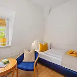 Appartement Harztraeume 2 - Fuer Familien & Freunde, 2 Schlafzimmer, Altstadtnah, Brockenbahnblick & Parkplatz *