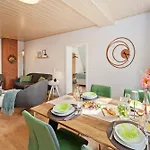 Harztraeume 2 - Fuer Familien & Freunde, 2 Schlafzimmer, Altstadtnah, Brockenbahnblick & Parkplatz