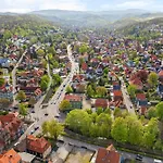 Harztraeume 2 - Fuer Familien & Freunde, 2 Schlafzimmer, Altstadtnah, Brockenbahnblick & Parkplatz