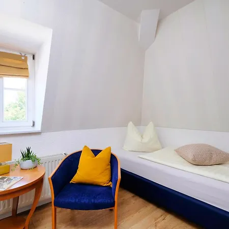 Harztraeume 2 - Fuer Familien & Freunde, 2 Schlafzimmer, Altstadtnah, Brockenbahnblick & Parkplatz