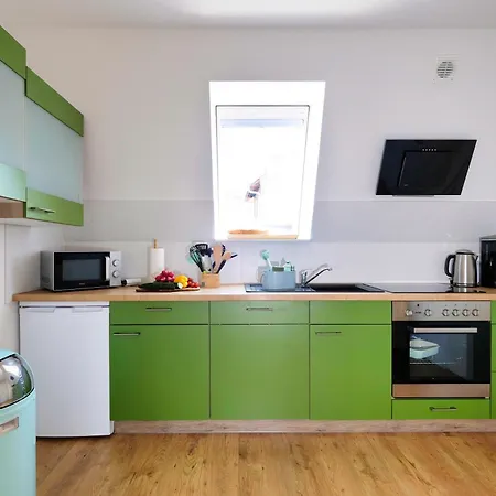 Apartament Harztraeume 2 - Fuer Familien & Freunde, 2 Schlafzimmer, Altstadtnah, Brockenbahnblick & Parkplatz