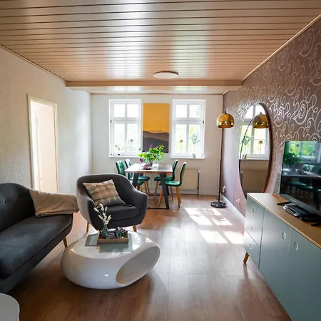 Daire Harztraeume 2 - Fuer Familien & Freunde, 2 Schlafzimmer, Altstadtnah, Brockenbahnblick & Parkplatz