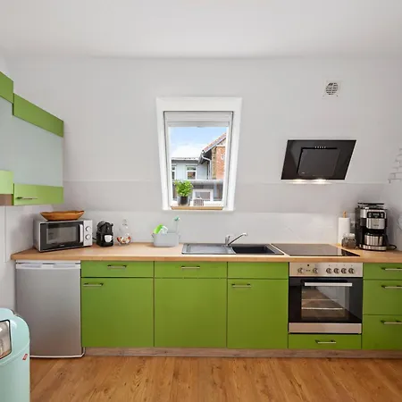 Harztraeume 2 - Fuer Familien & Freunde, 2 Schlafzimmer, Altstadtnah, Brockenbahnblick & Parkplatz Apartman