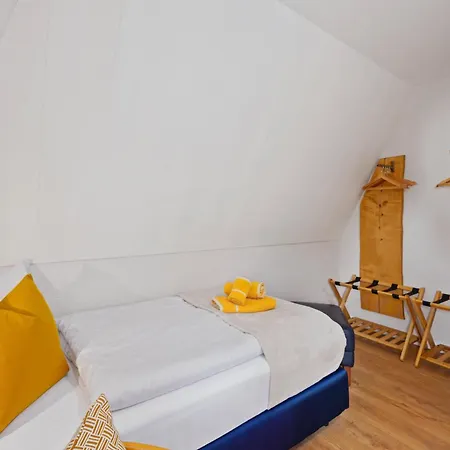 Harztraeume 2 - Fuer Familien & Freunde, 2 Schlafzimmer, Altstadtnah, Brockenbahnblick & Parkplatz Appartement *