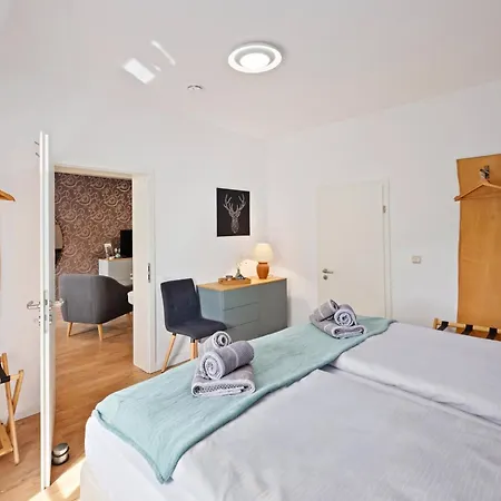 Appartement Harztraeume 2 - Fuer Familien & Freunde, 2 Schlafzimmer, Altstadtnah, Brockenbahnblick & Parkplatz