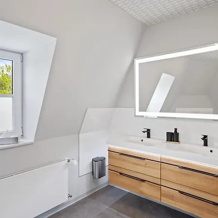Harztraeume 2 - Fuer Familien & Freunde, 2 Schlafzimmer, Altstadtnah, Brockenbahnblick & Parkplatz * Wernigerode