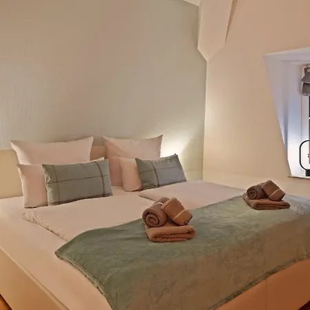 Harztraeume 2 - Fuer Familien & Freunde, 2 Schlafzimmer, Altstadtnah, Brockenbahnblick & Parkplatz Wernigerode