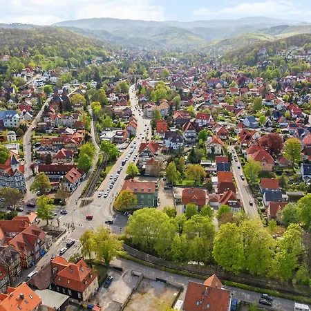 Harztraeume 2 - Fuer Familien & Freunde, 2 Schlafzimmer, Altstadtnah, Brockenbahnblick & Parkplatz