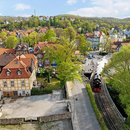 Harztraeume 2 - Fuer Familien & Freunde, 2 Schlafzimmer, Altstadtnah, Brockenbahnblick & Parkplatz
