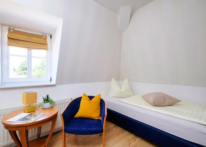 Harztraeume 2 - Fuer Familien & Freunde, 2 Schlafzimmer, Altstadtnah, Brockenbahnblick & Parkplatz