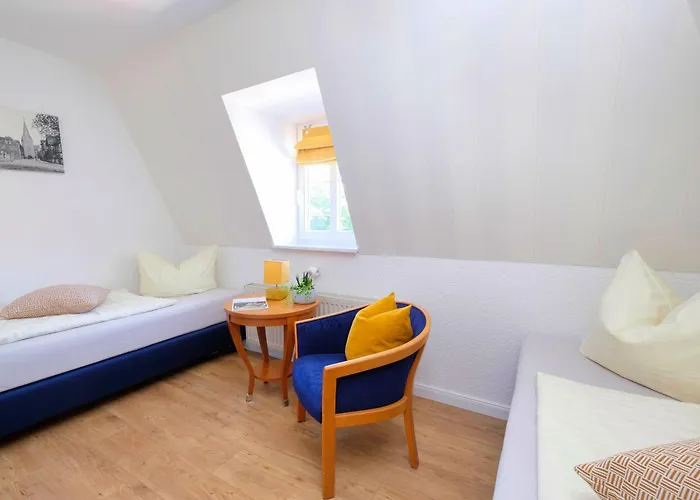 Harztraeume 2 - Fuer Familien & Freunde, 2 Schlafzimmer, Altstadtnah, Brockenbahnblick & Parkplatz *