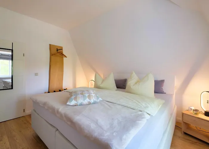 Daire Harztraeume 2 - Fuer Familien & Freunde, 2 Schlafzimmer, Altstadtnah, Brockenbahnblick & Parkplatz *