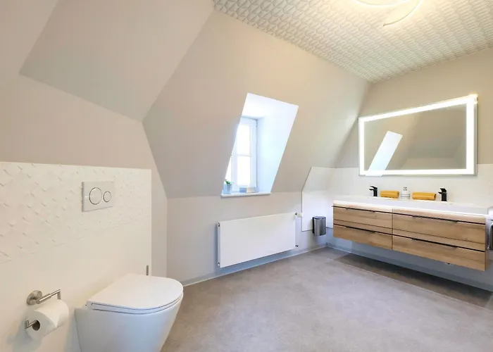 Harztraeume 2 - Fuer Familien & Freunde, 2 Schlafzimmer, Altstadtnah, Brockenbahnblick & Parkplatz Daire *