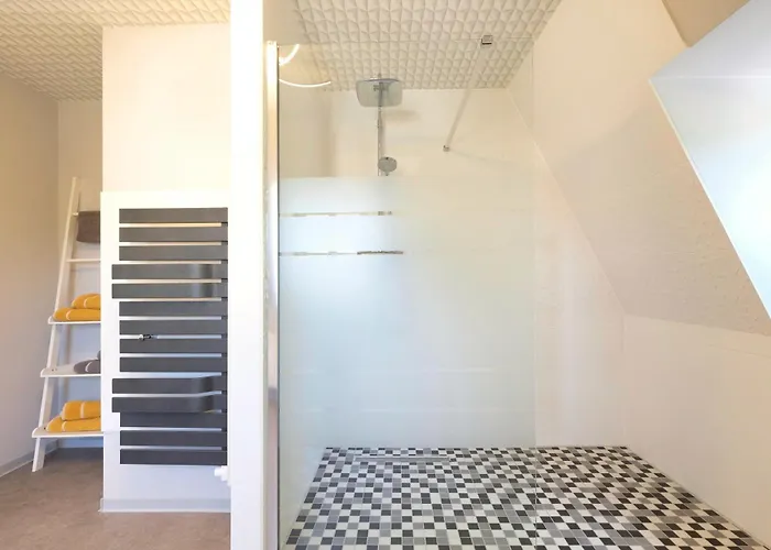 Daire Harztraeume 2 - Fuer Familien & Freunde, 2 Schlafzimmer, Altstadtnah, Brockenbahnblick & Parkplatz Wernigerode