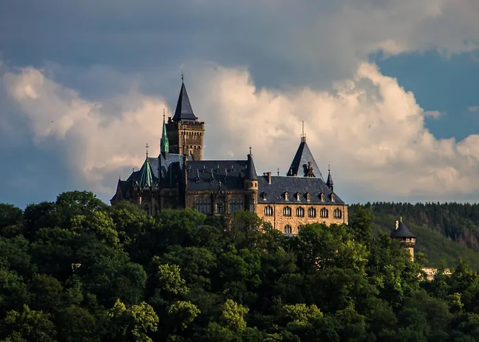 Harztraeume 2 - Fuer Familien & Freunde, 2 Schlafzimmer, Altstadtnah, Brockenbahnblick & Parkplatz Daire