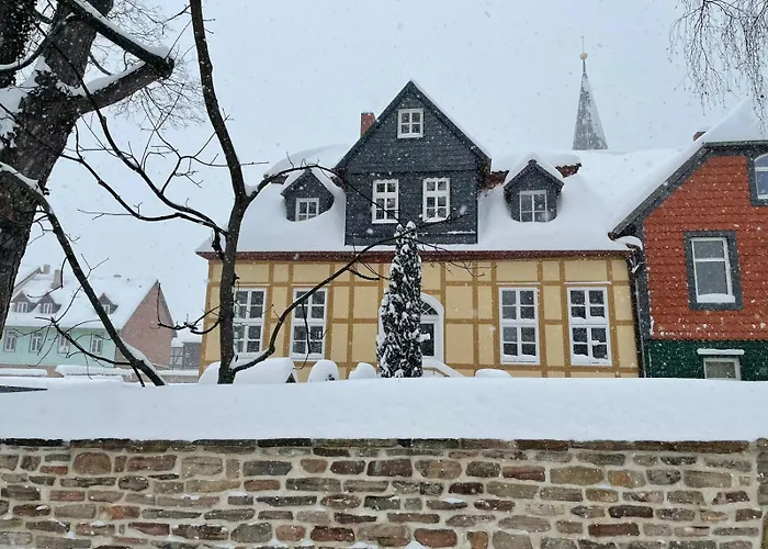 Harztraeume 2 - Fuer Familien & Freunde, 2 Schlafzimmer, Altstadtnah, Brockenbahnblick & Parkplatz Wernigerode