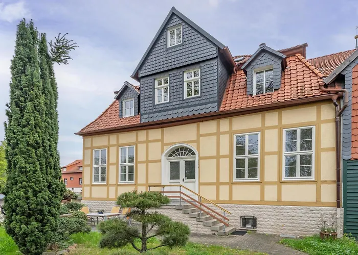 Harztraeume 2 - Fuer Familien & Freunde, 2 Schlafzimmer, Altstadtnah, Brockenbahnblick & Parkplatz Appartement Wernigerode