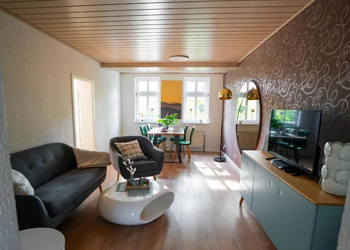 Appartement Harztraeume 2 - Fuer Familien & Freunde, 2 Schlafzimmer, Altstadtnah, Brockenbahnblick & Parkplatz